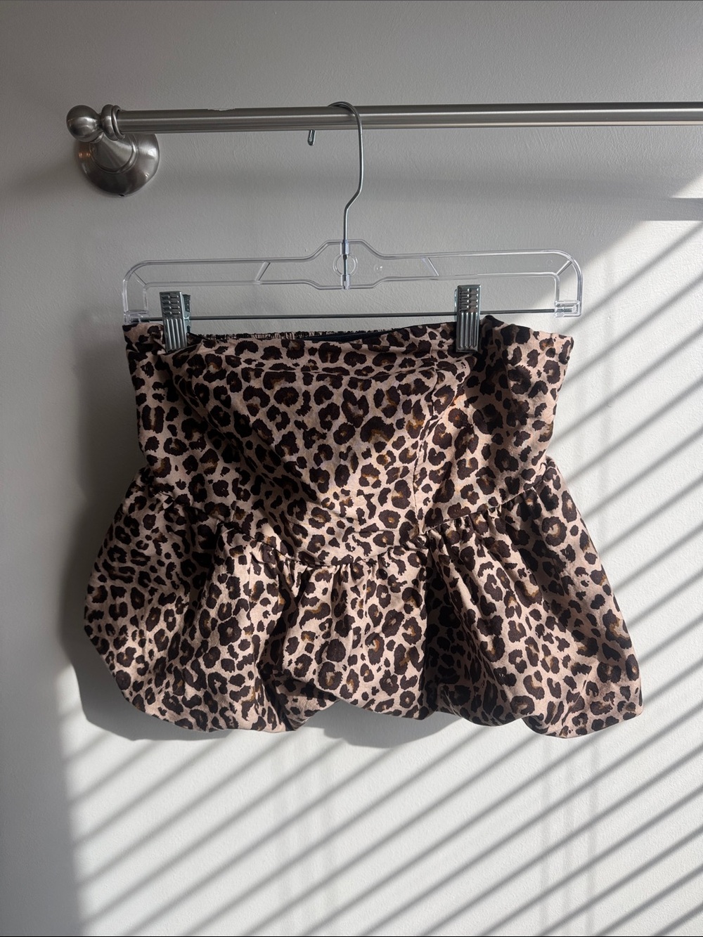 Leopard Print Ruffled Strapless Top